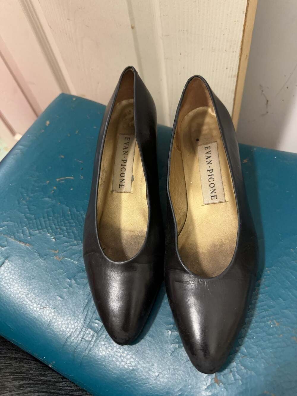 Evan-Picone Women's Black Leather Pointed Toe Low Heel Pumps Size 7.5M